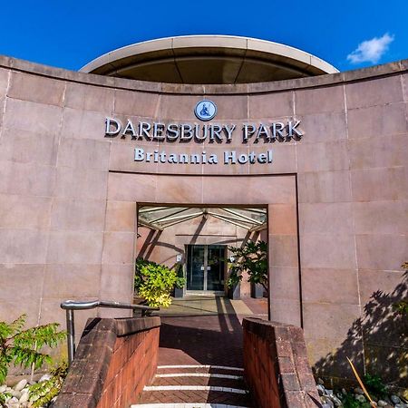 Daresbury Park Hotel & Spa Extérieur photo